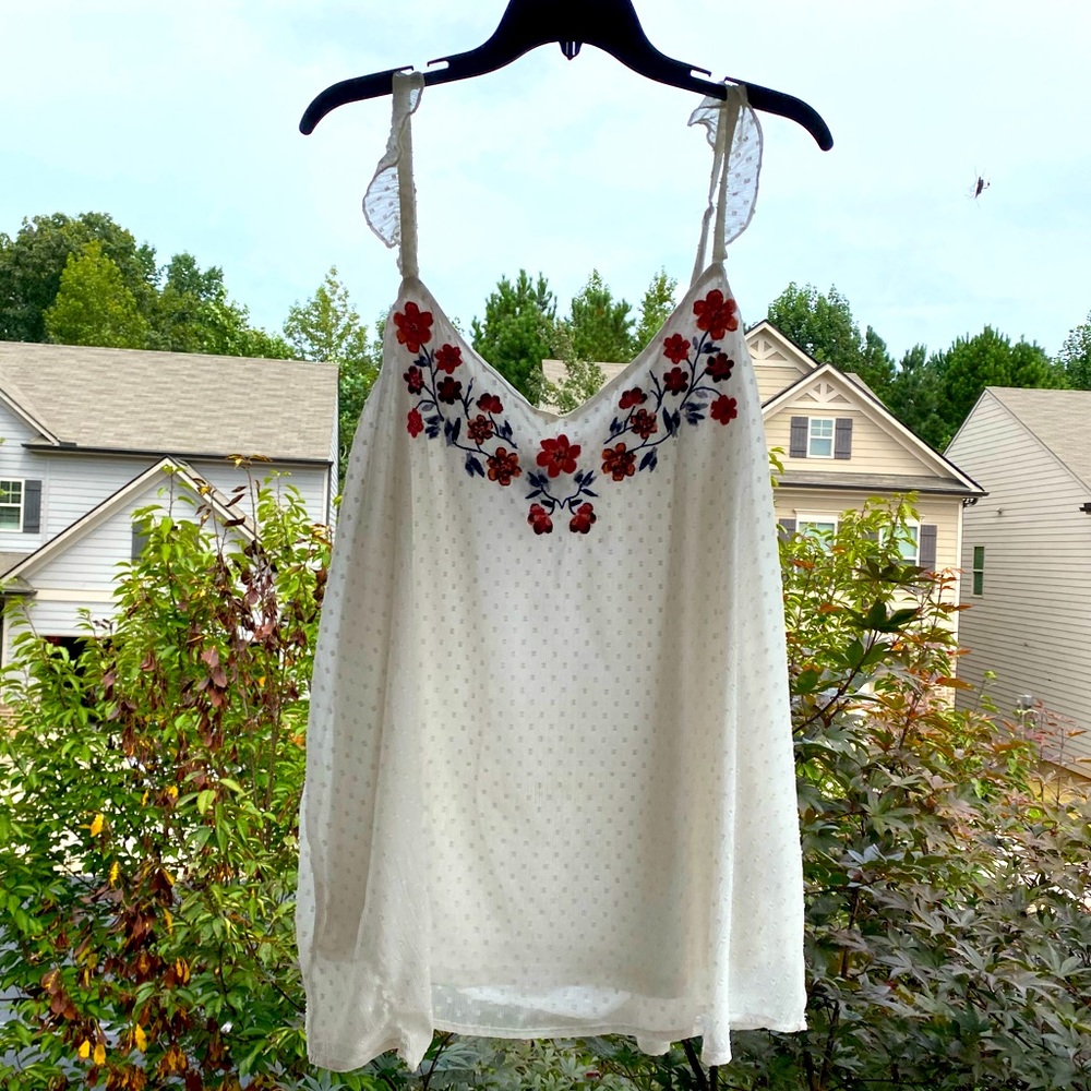 Torrid White Floral Top Size 2X